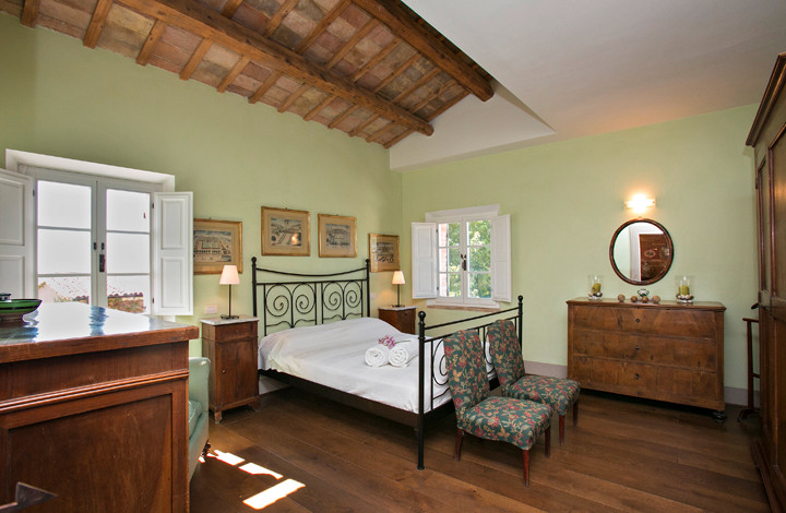 monteduccia-a-bedroom-2